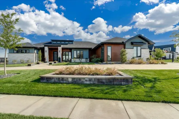 4855 W Brisco St, Wichita, KS 67205