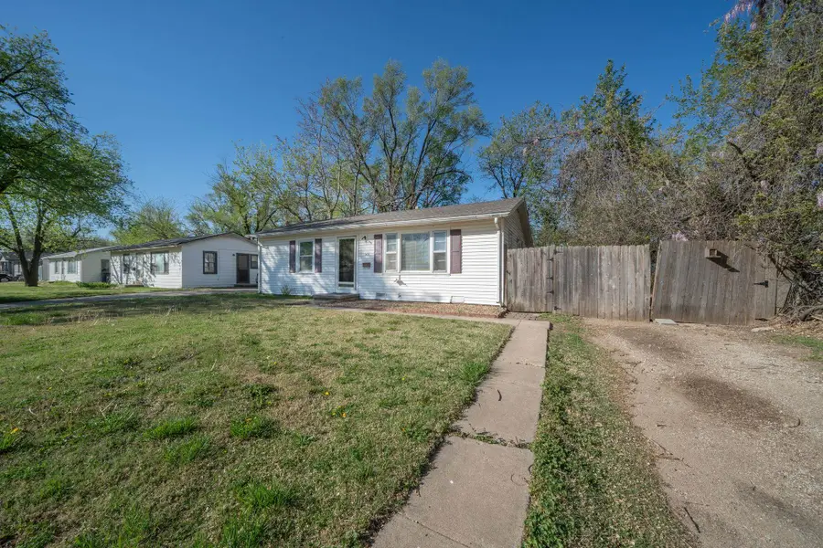 1907 S Catherine St, Wichita, KS 67213 - #2