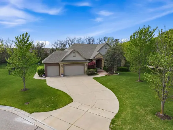 1809 N Glen Wood Cir., Wichita, KS 67230