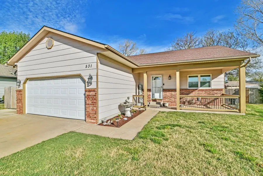 531 N Country Acres, Wichita, KS 67212 - #2