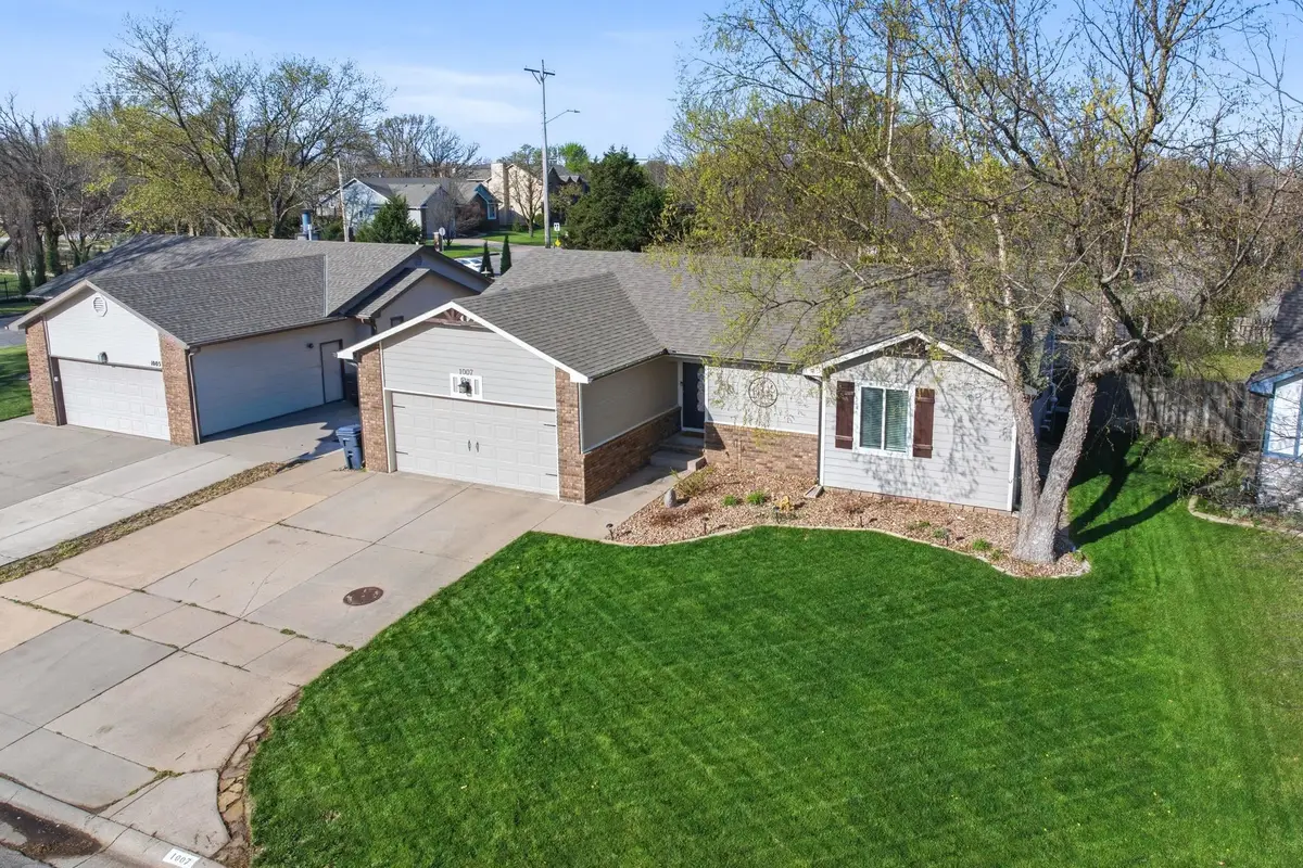 1007 N Pine Grove St, Wichita, KS 67212 - #1