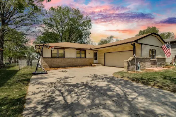 1005 N 1st Ave, Mulvane, KS 67110