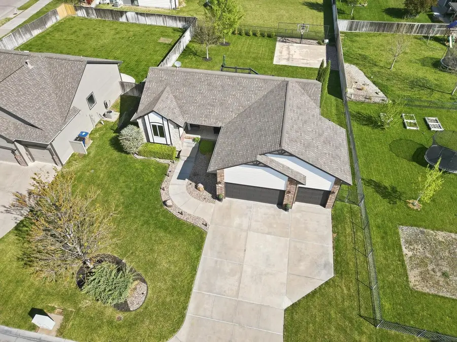 726 Sandstone Ct, Andover, KS 67002 - #2