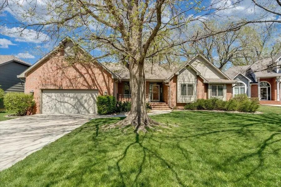 2516 N Meadow Grove Cir, Wichita, KS 67205 - #2