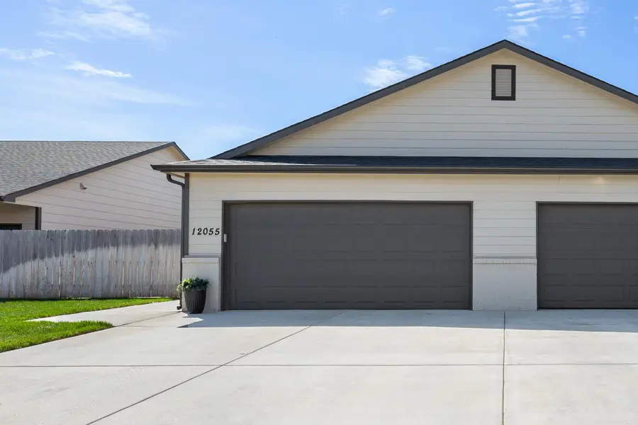12055 / 12057 W Shadow Lakes St, Wichita, KS 67205-5261 - #2