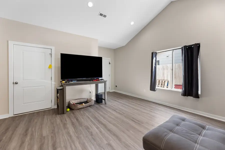 12049 / 12051 W Shadow Lakes St, Wichita, KS 67205-5261 - #3