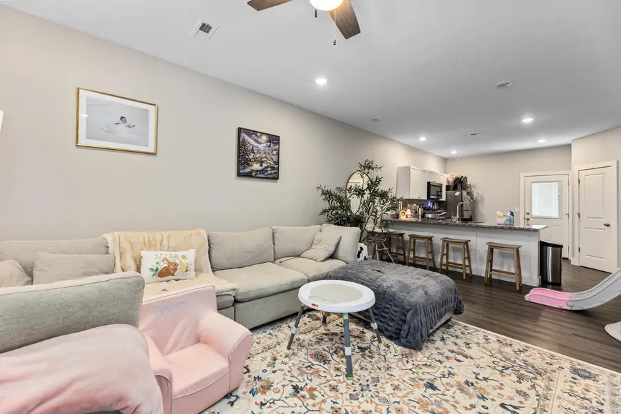 5200/5202 Honey Locust Cir, Bel Aire, KS 67226 - #3