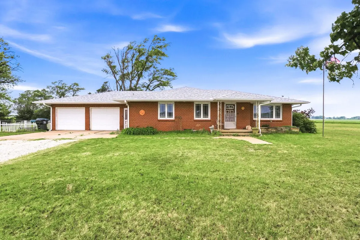 9693 NE 10th Ave, Murdock, KS 67111 - #1