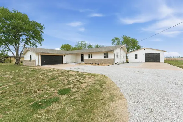 1418 N Meridian Rd, Peck, KS 67120