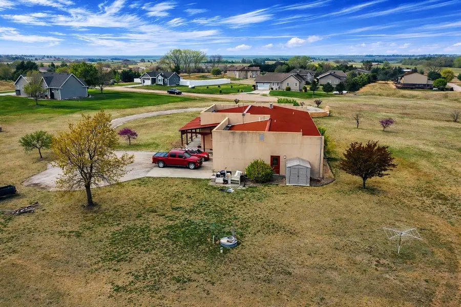10554 Brenton Ct, Dodge City, KS 67801 - #2