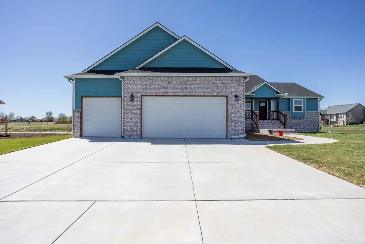 464 S Stoney Creek St, Clearwater, KS 67026 - #1
