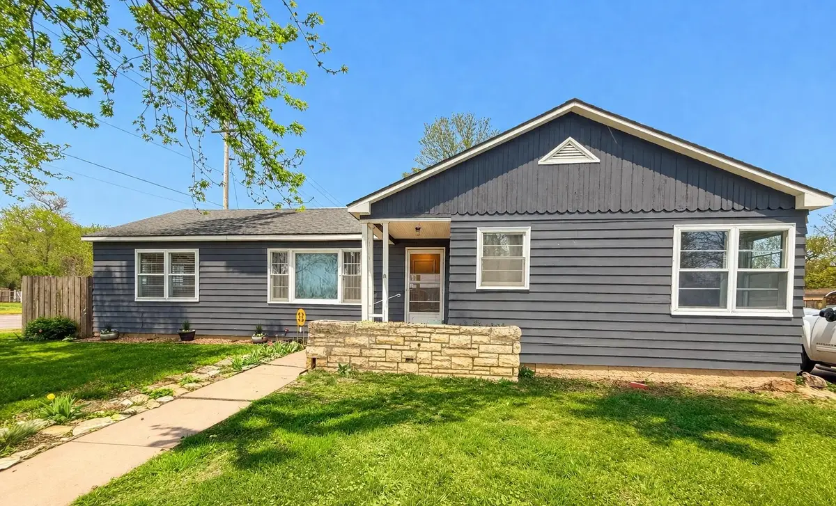 502 S Main, Hillsboro, KS 67063 - #1