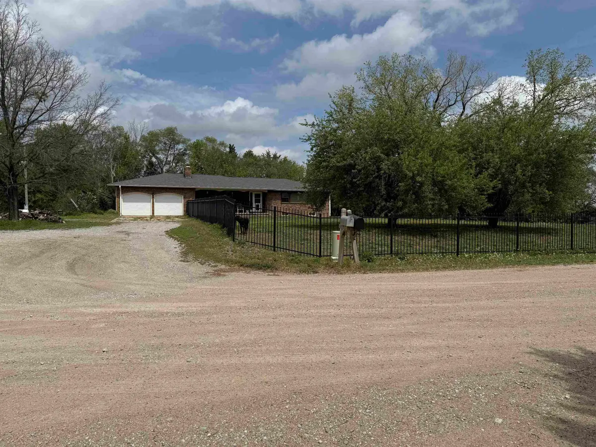 9460 W 79th St S, Clearwater, KS 67026 - #1