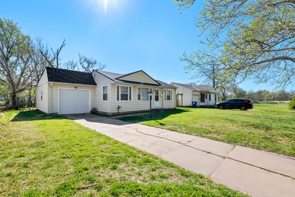 2116 S Edgemoor St, Wichita, KS 67218