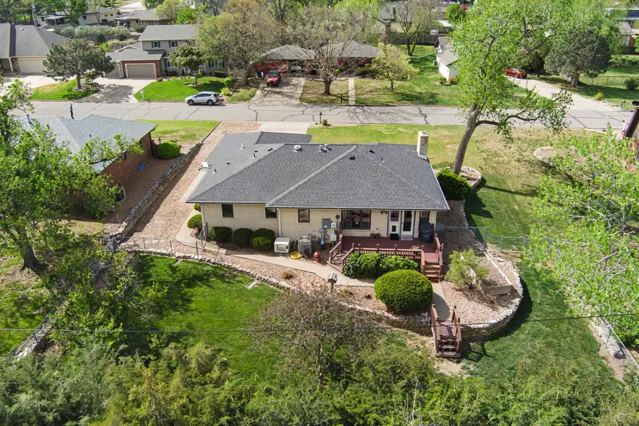 1735 Hillcrest Ln, Salina, KS 67401 - #3