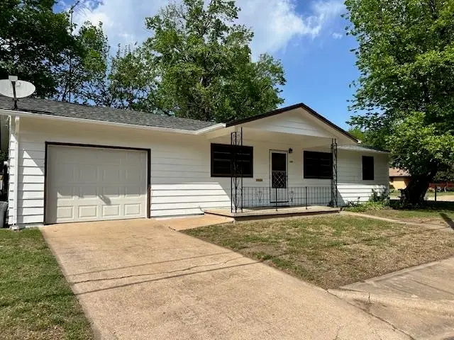 322 S F St, Wellington, KS 67152 - #1