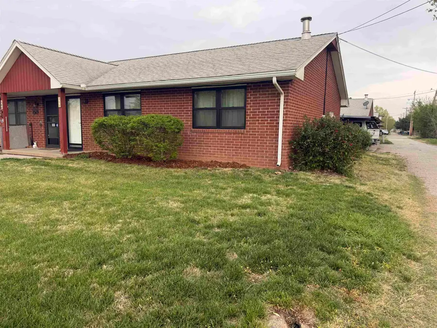 208 E 1st, Cheney, KS 67025 - #3