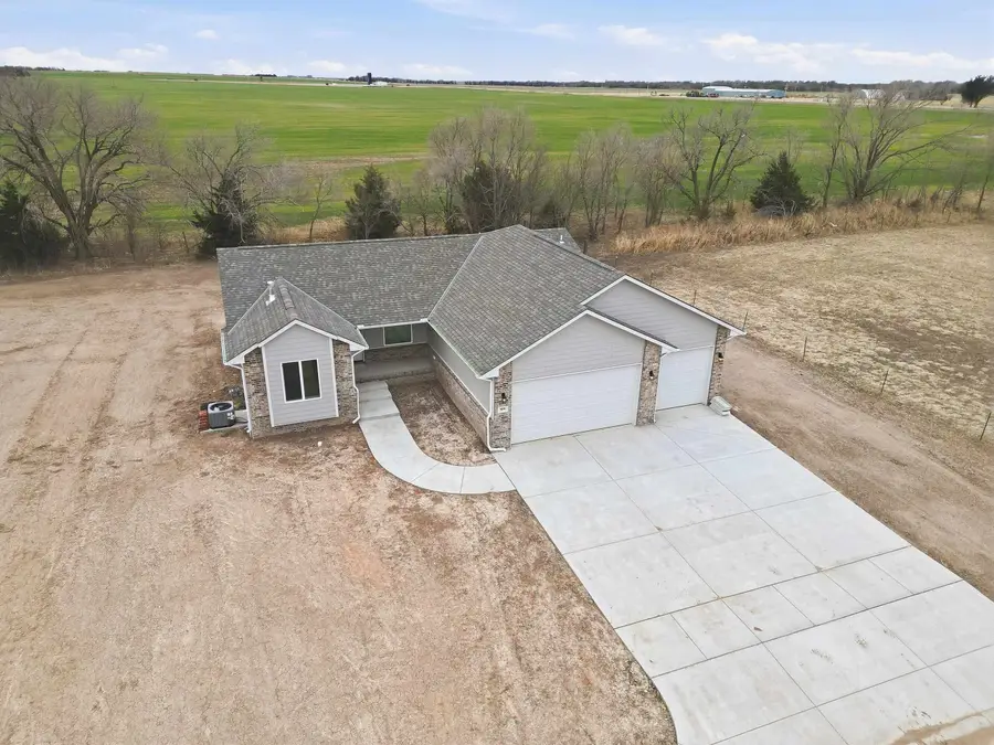 909 W 17th, Harper, KS 67058 - #3