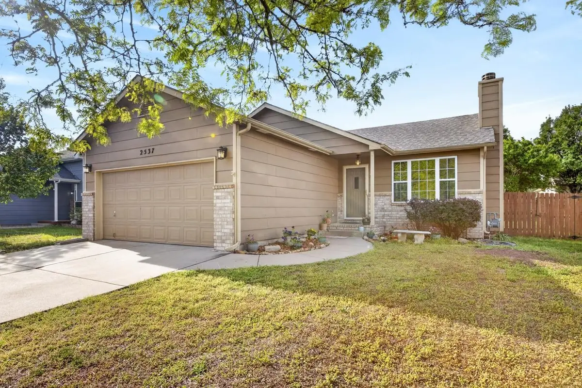 2537 E Fairchild St, Park City, KS 67219 - #1