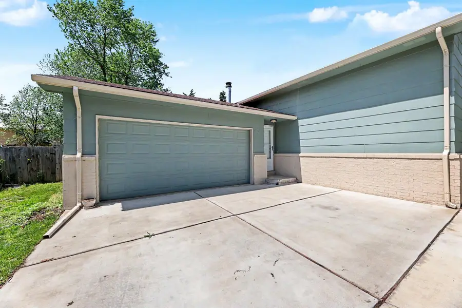 4051 Clarendon, Bel Aire, KS 67220 - #2