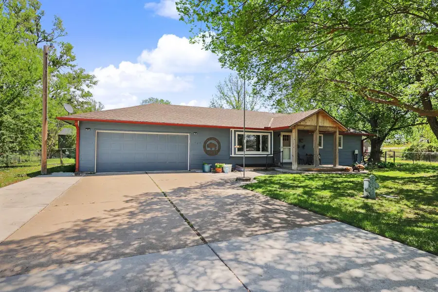 1946 N 135th St W, Wichita, KS 67235 - #2