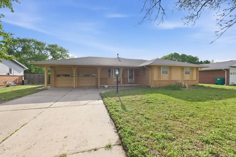 1720 N Sedgwick St, Wichita, KS 67203 - #2