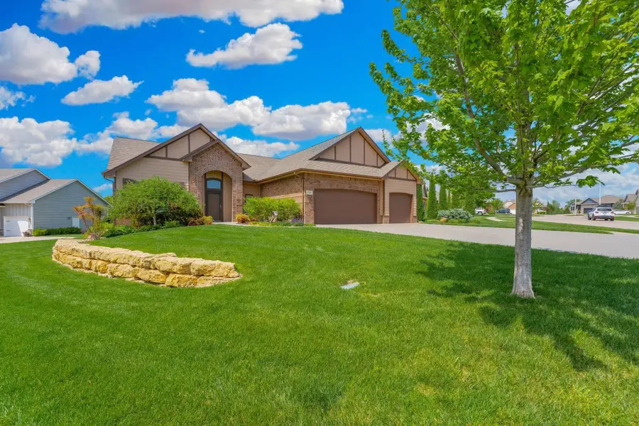 1318 Lookout St, Derby, KS 67037 - #2