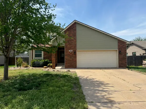 1915 N Westfield, Wichita, KS 67212