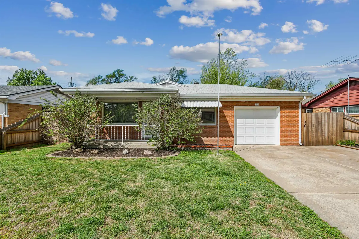 243 N Sunnyside Rd, Haysville, KS 67060 - #1