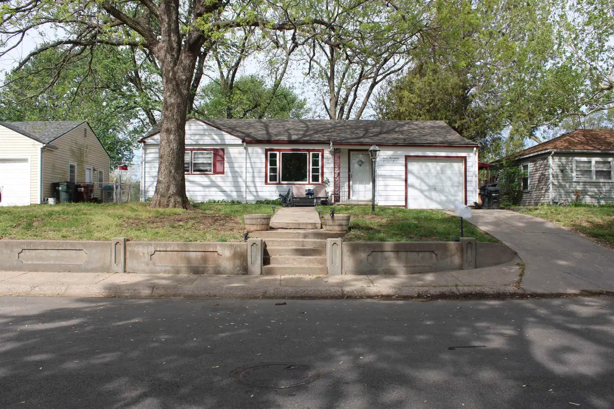 317 Stearns, Haysville, KS 67060 - #1