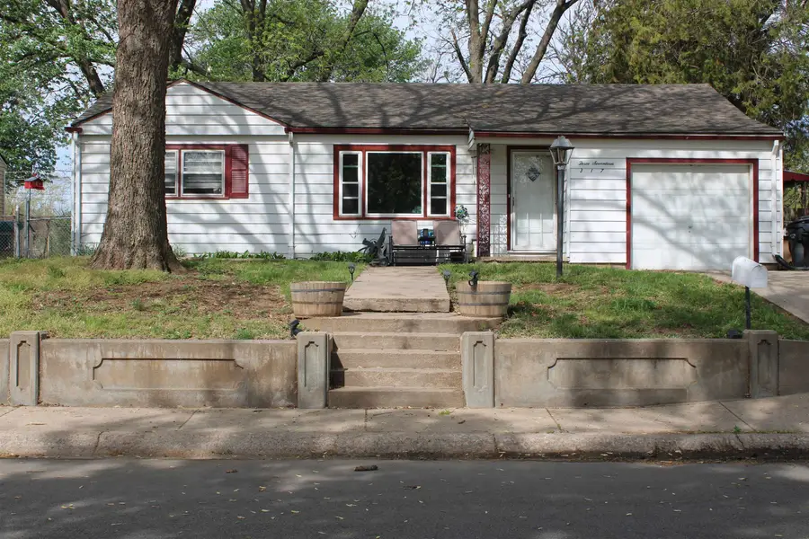 317 Stearns, Haysville, KS 67060 - #2