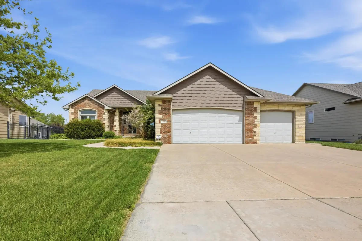 1246 N Forestview Ct, Wichita, KS 67235 - #1