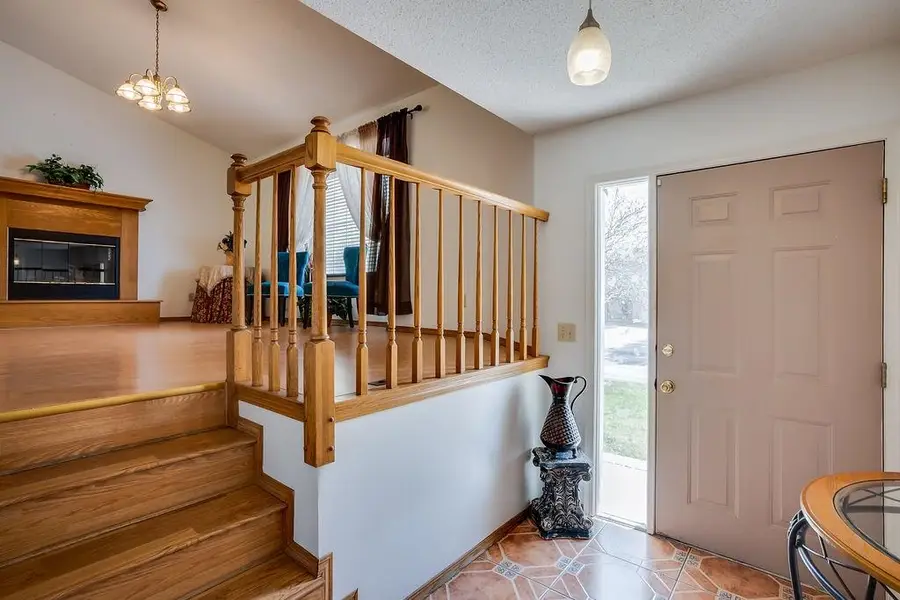 2715 S Crestline Ct, Wichita, KS 67215 - #2