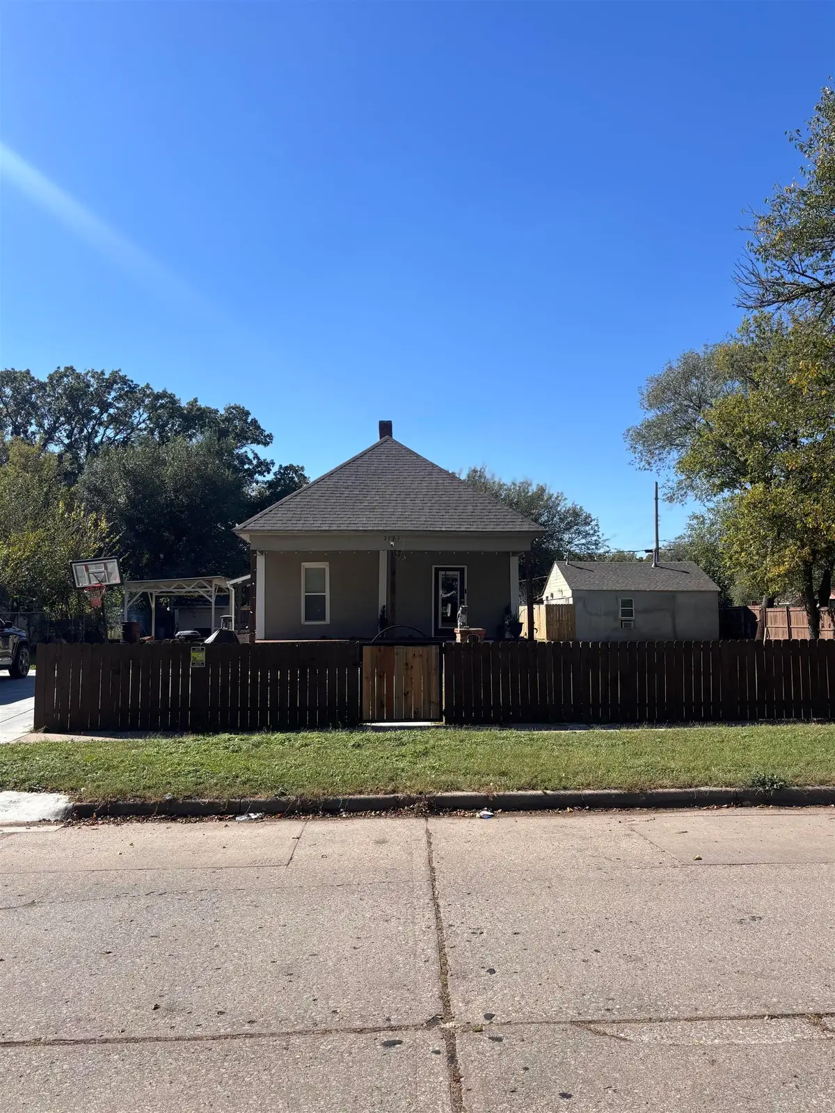 2005 S Wichita St, Wichita, KS 67213 - #1