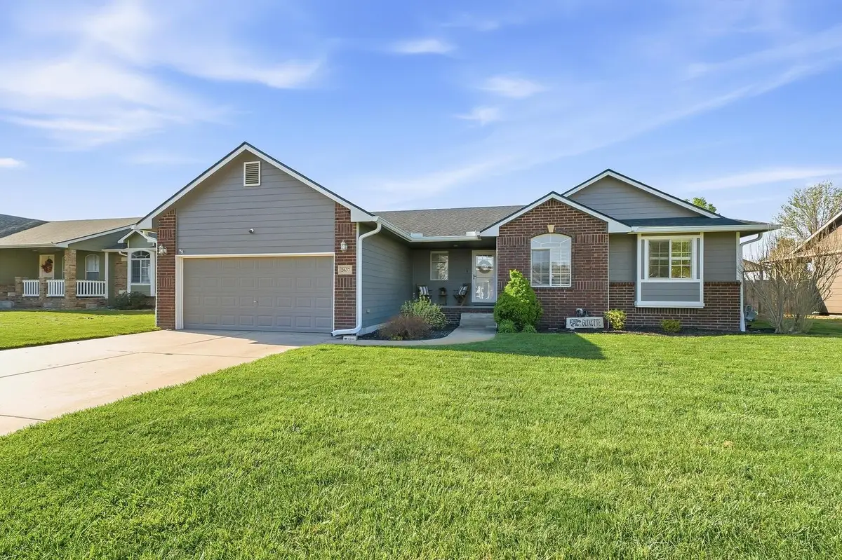 2637 E Keys Ct, Derby, KS 67037 - #1