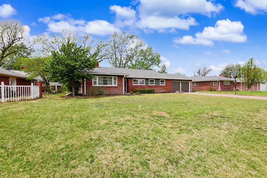 1649 N Womer Dr, Wichita, KS 67203 - #2