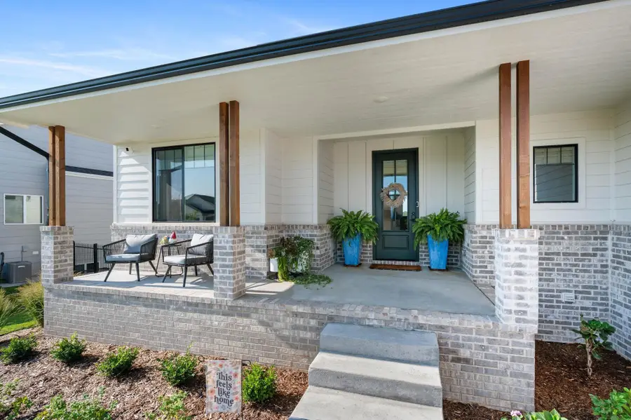 1327 W Footbridge St, Goddard, KS 67052 - #2