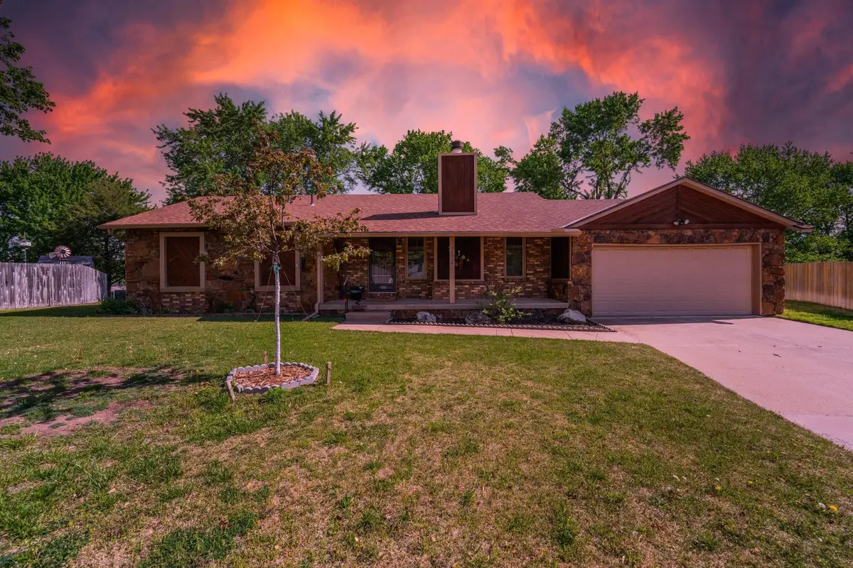 214 N Vantage View, Wichita, KS 67212 - #1