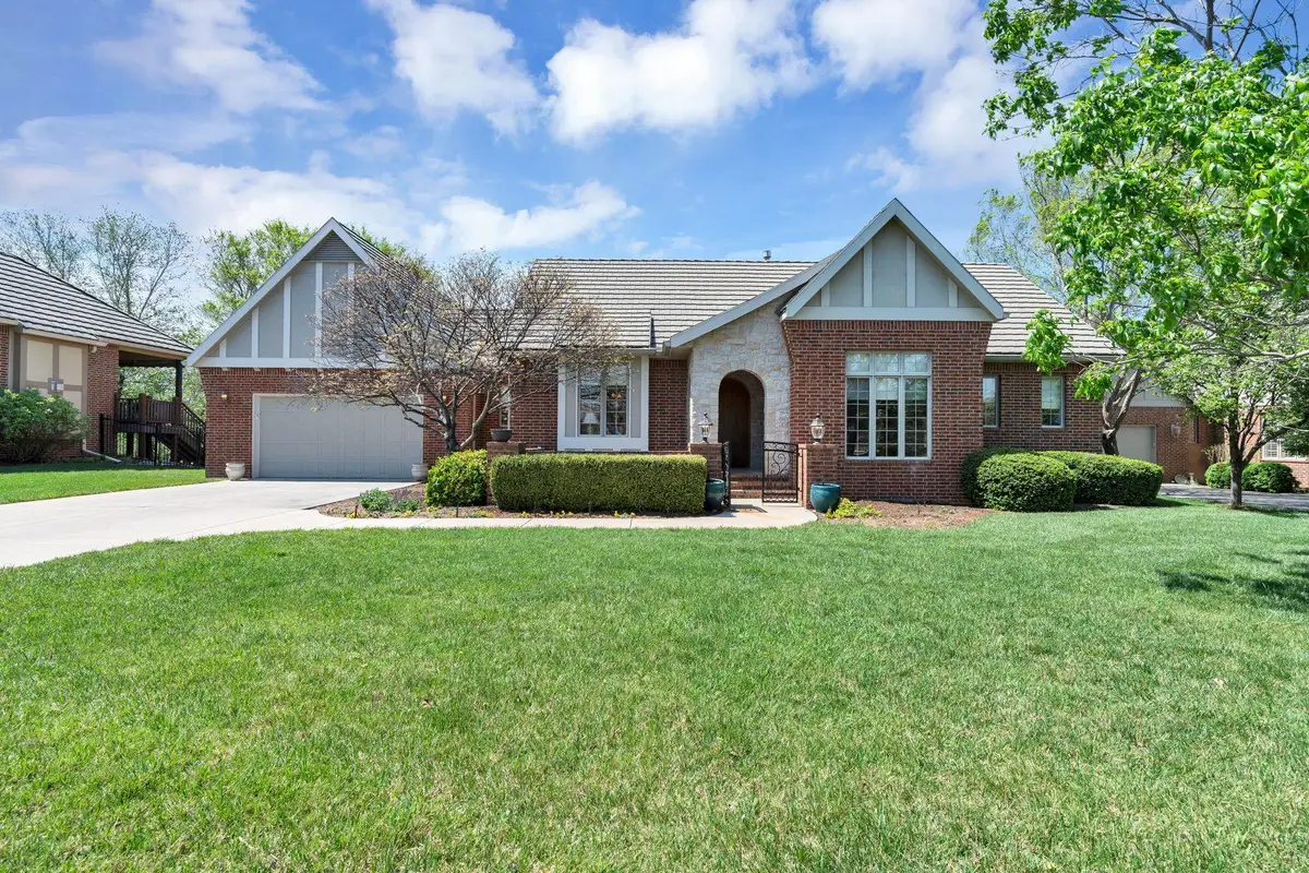 9237 N Wilson Estates Ct, Wichita, KS 67206 - #1