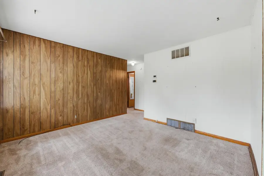1101 W 4th St, Haysville, KS 67060 - #3