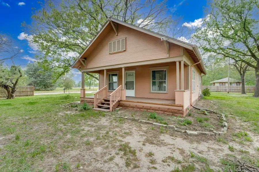 2805 N Arkansas Ave, Wichita, KS 67204 - #2