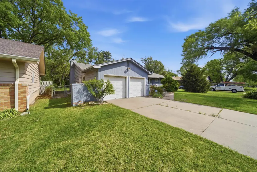 6112 E 9th St N, Wichita, KS 67208 - #2