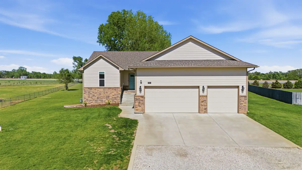 914 Chukker Ln, Haysville, KS 67060 - #1