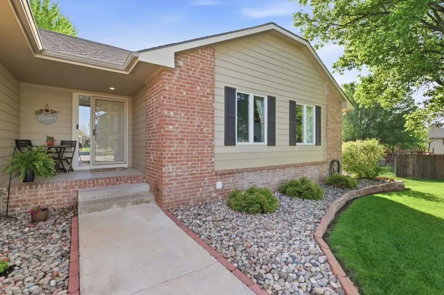 2414 N Covington Ct, Wichita, KS 67205 - #2