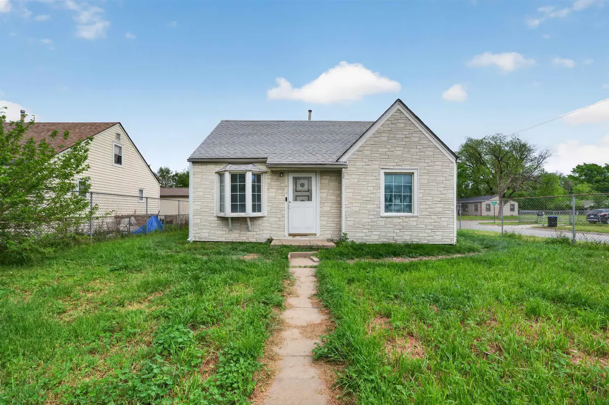 1926 E 24th St N, Wichita, KS 67219 - #1