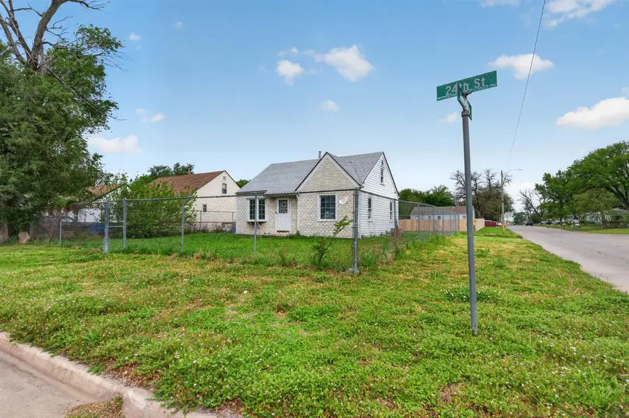 1926 E 24th St N, Wichita, KS 67219 - #2