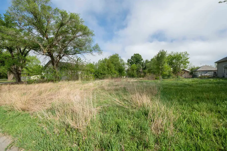 410 W Grant St, Walton, KS 67151 - #3