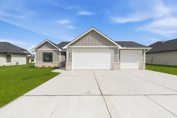 608 E Elmwood St, Park City, KS 67147-1124