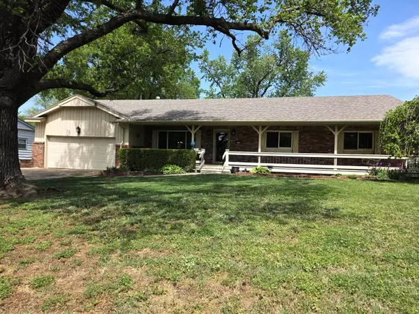 1702 E 12th, Winfield, KS 67156