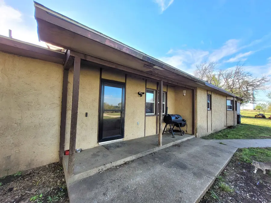 1182 20th St, Severy, KS 67137 - #2